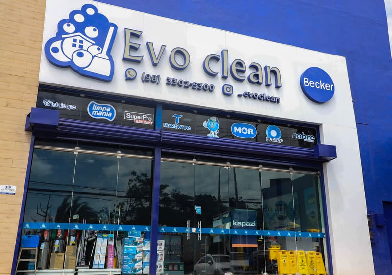 Fachada da loja Evo Clean, distribuidora de material de limpeza em São Luís, MA